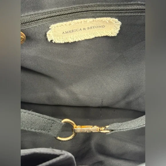 America & Beyond Canvas Bee Glam Hand Beaded Tote Bag - Picture 9 of 15